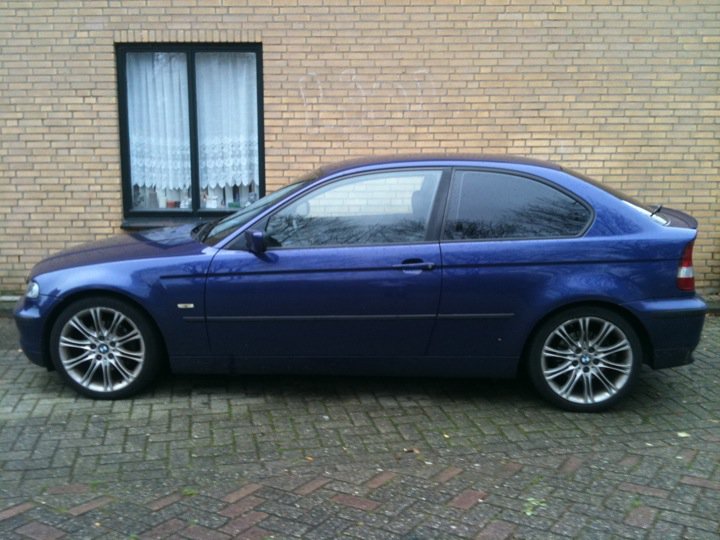 BMW320 zijkant.jpg