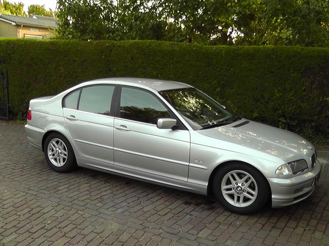 bmw-3-serie-sedan-benzine-grijs-002--19287410-Medium.jpg